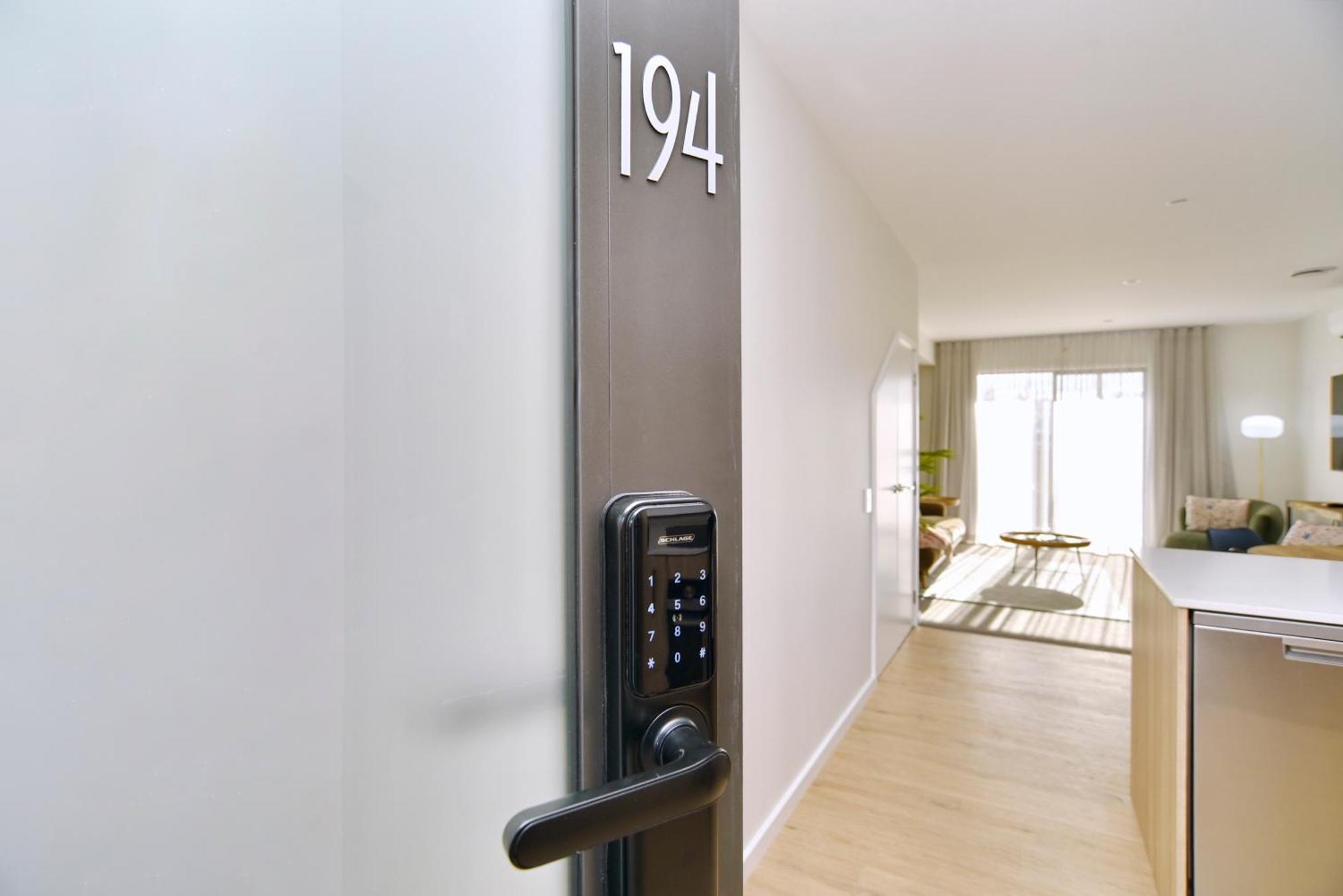 Hereford St Apartment - Christchurch Holiday Homes Екстер'єр фото